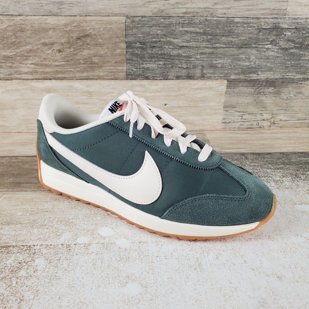 Nike Pacific Womens Shoes Sz 8 Running Green Ivory Gum Suede Lace Up Sneakers